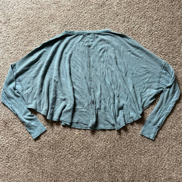 We The Free Microphone Drop Thermal NWOT Size Medium Silver Pine - Picture 5 of 6